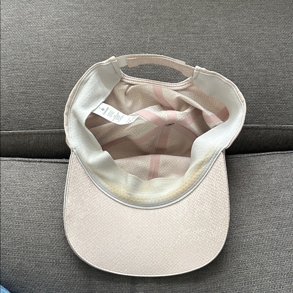 Lululemon running hat - Picture 4 of 4